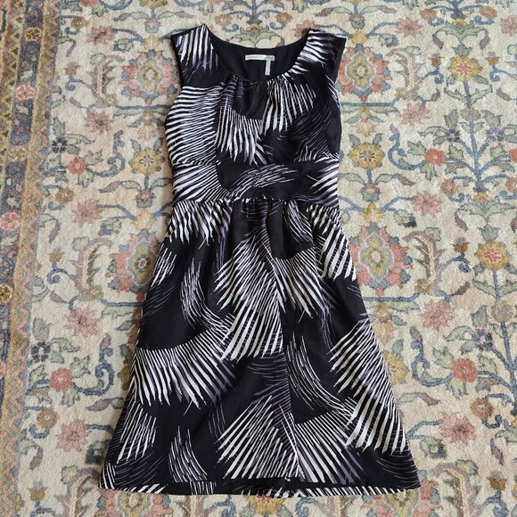 Classiques Entier Dresses & Skirts - Classiques Entier Silk Black and White Palm Frond Sleeveless Midi Dress Women's